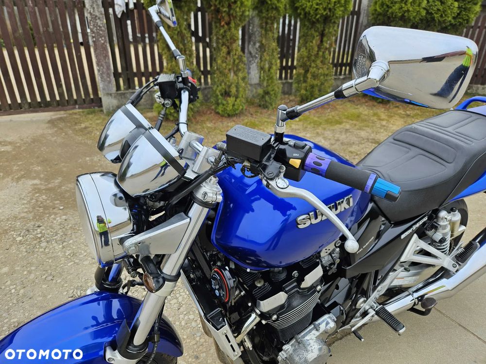 Suzuki GSX - 19