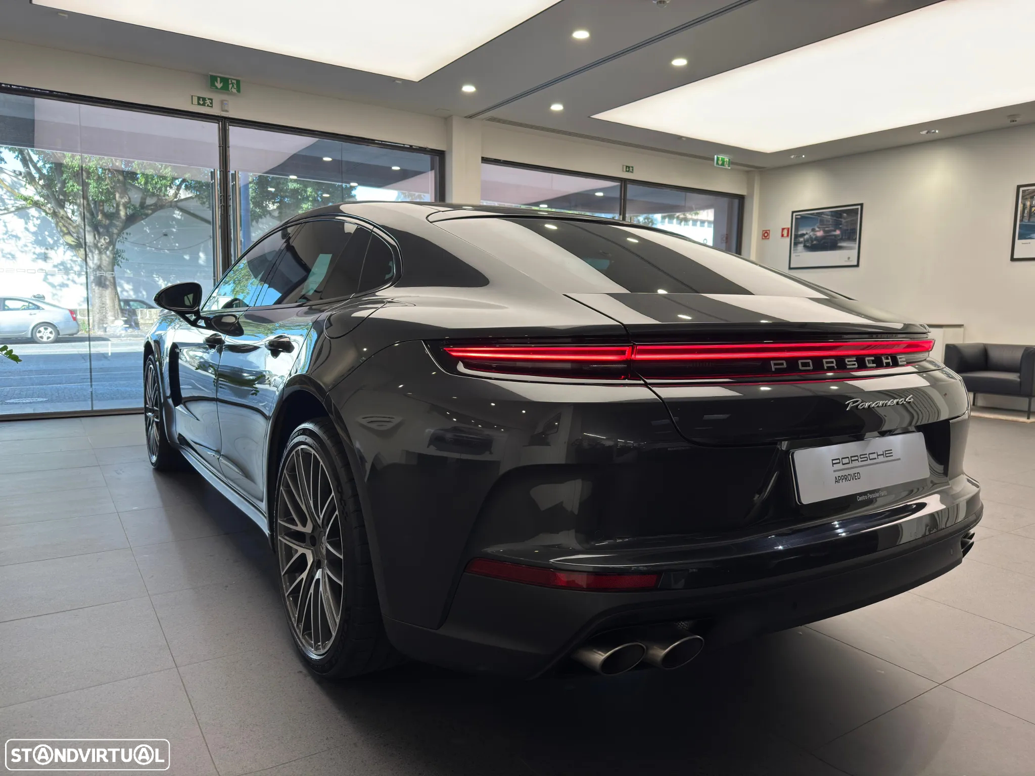 Porsche Panamera 4 E-Hybrid - 3
