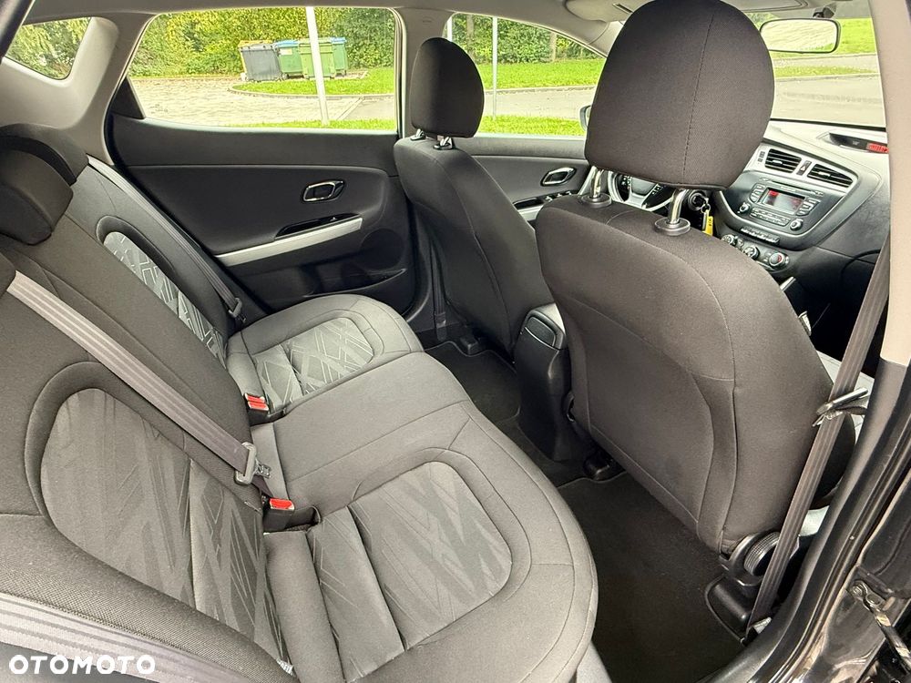 Kia Ceed 1.6 GDI Dream-Team Edition - 15