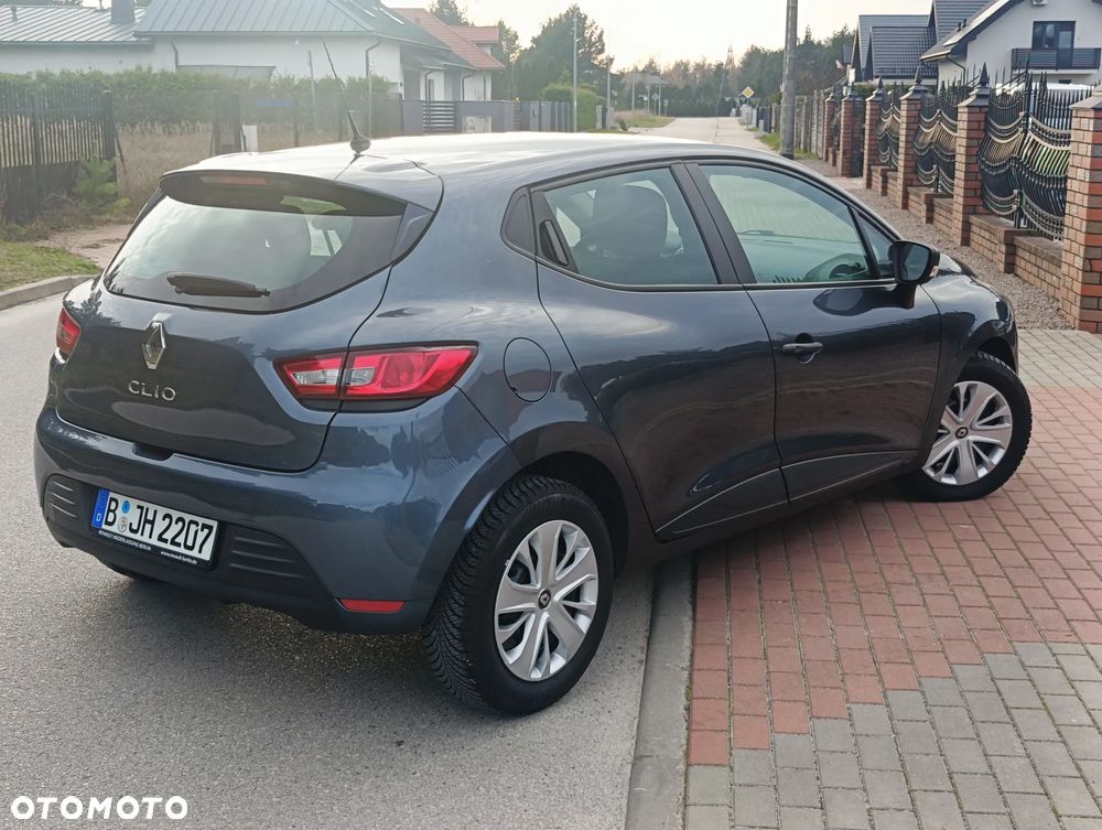 Renault Clio 1.2 16V 75 LIMITED - 6