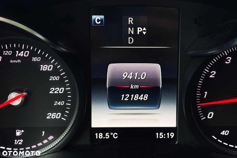 Mercedes-Benz GLC 300 4Matic 9G-TRONIC AMG Line - 9