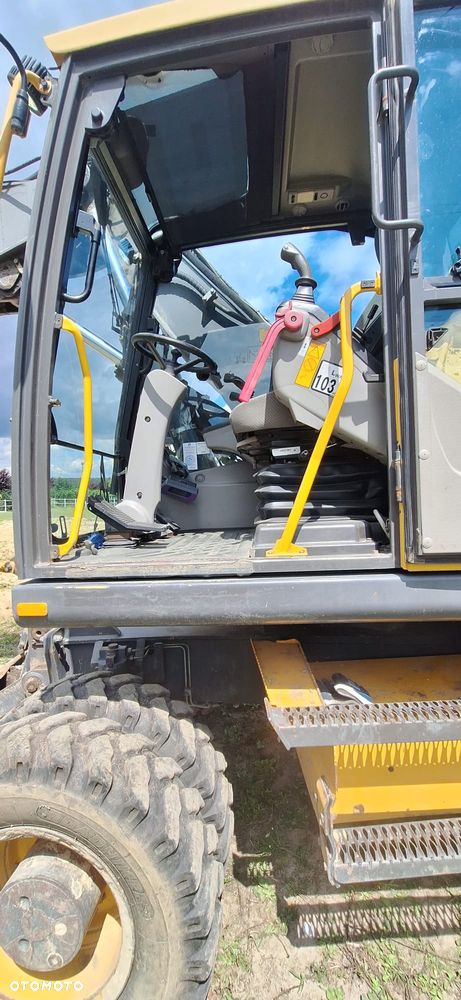 Volvo EW180D - 4