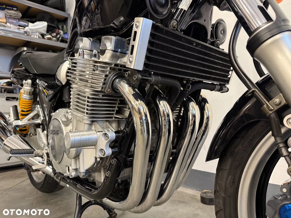 Yamaha XJR - 13