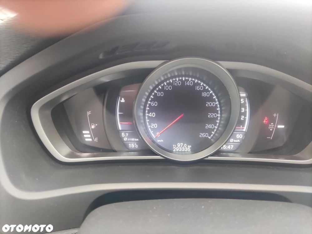 Volvo V40 D4 Drive-E Momentum - 23