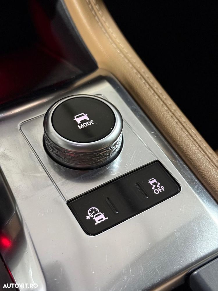 Jaguar F-Pace D200 AWD R-Dynamic HSE - 17