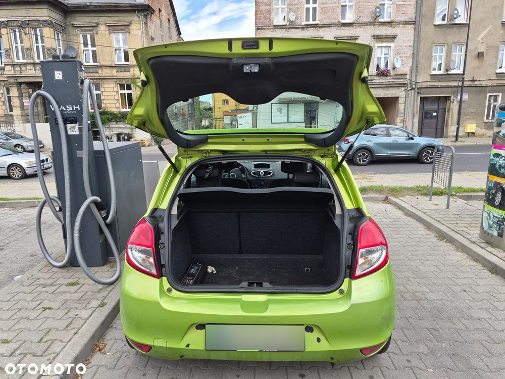 Renault Clio 1.2 16V Alize - 12