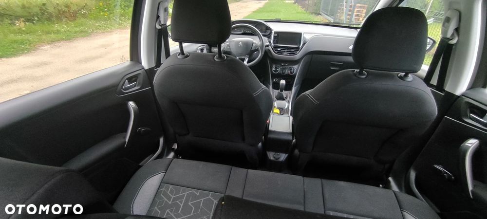 Peugeot 2008 1.2 Pure Tech Style - 5