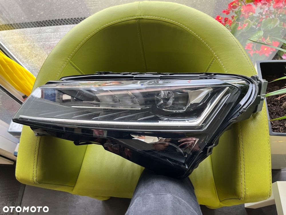 Lampa lewa przednia SKODA SUPERB III LIFT KOMPLETNA IDEALNA - 2
