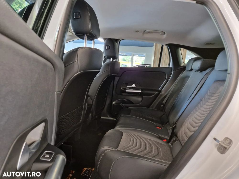 Mercedes-Benz GLA 250 e 8G-DCT Progressive - 34