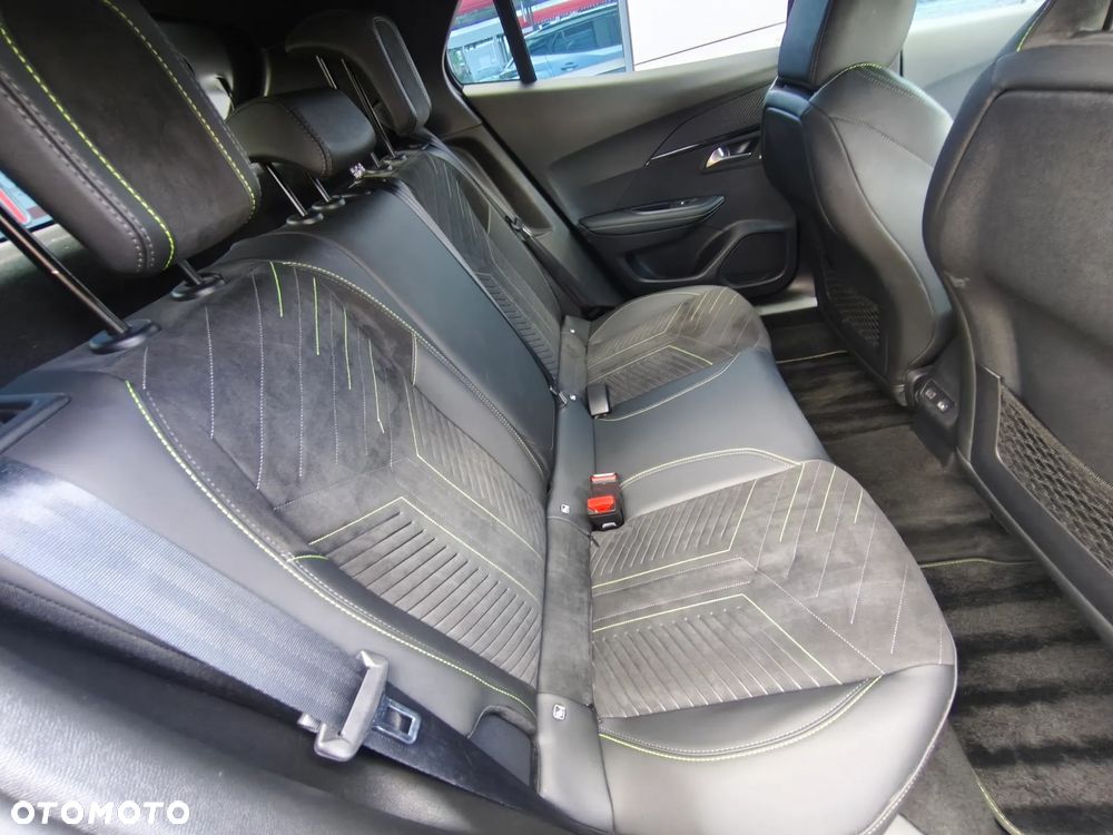 Peugeot 2008 PureTech mHEV GT E-DCS6 - 20