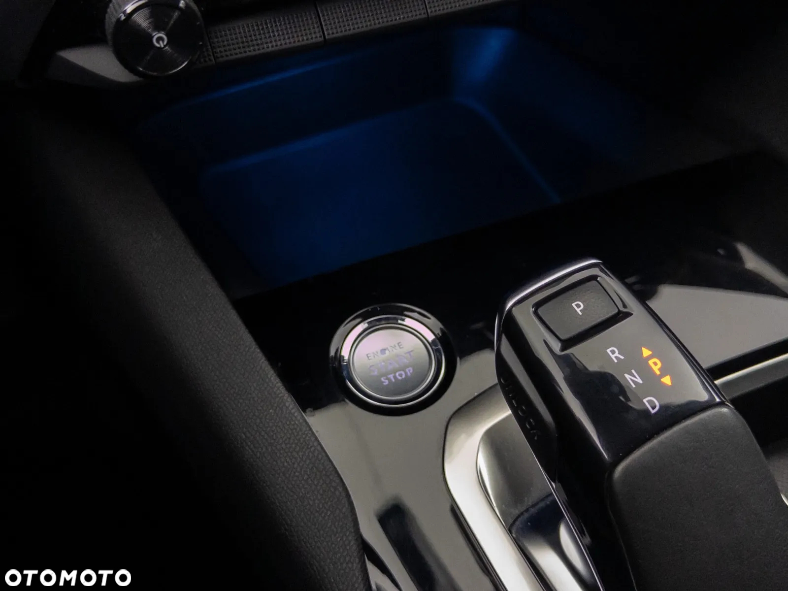 Peugeot 3008 1.2 PureTech GPF Allure S&S EAT8 - 11