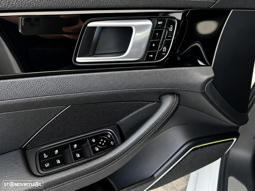 Porsche Panamera Sport Turismo 4 E-Hybrid Platinum Edition - 8