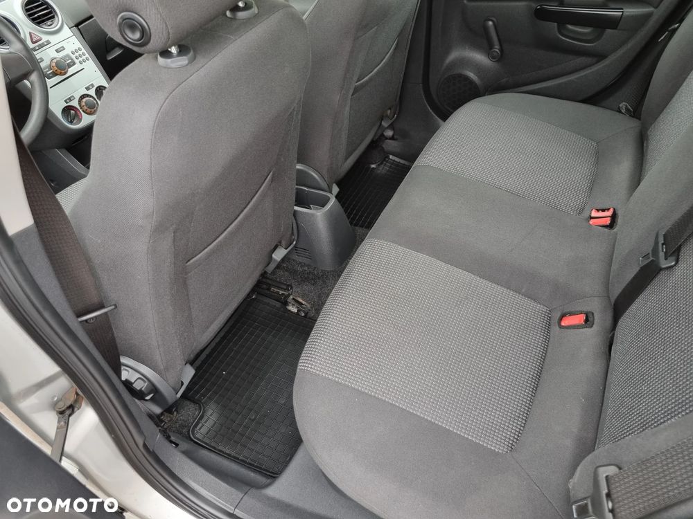 Opel Corsa 1.2 16V Essentia - 7