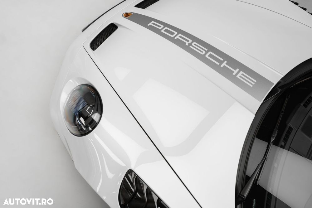 Porsche 992 - 8