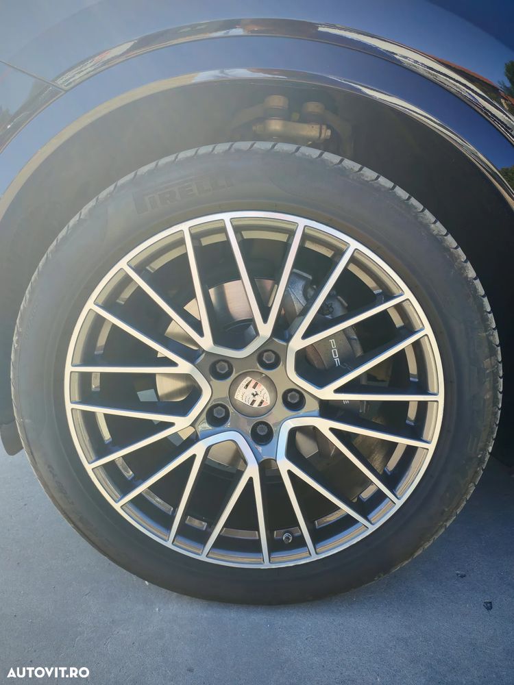 Porsche Cayenne - 24