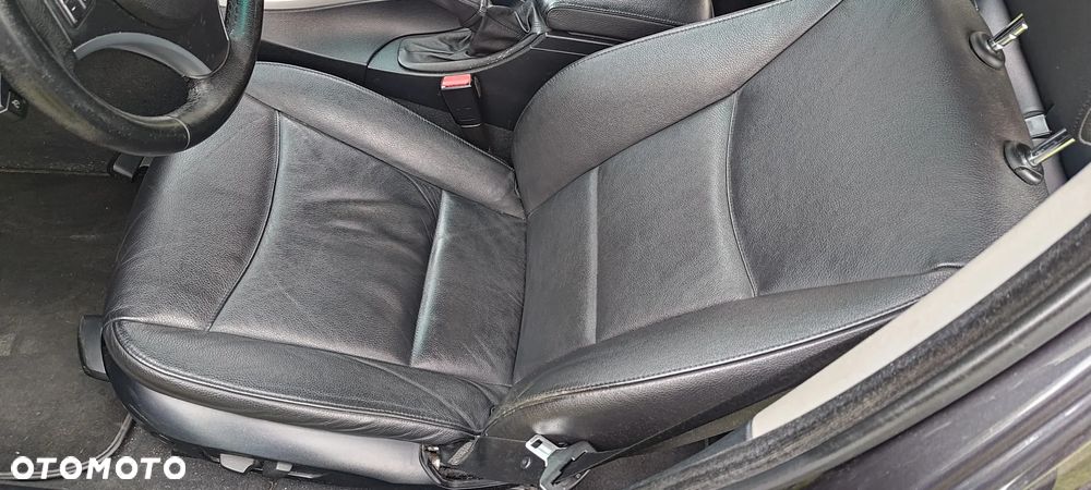 BMW Seria 3 330i - 22