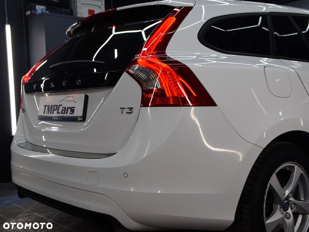 Volvo V60 T3 Drive-E Kinetic - 24