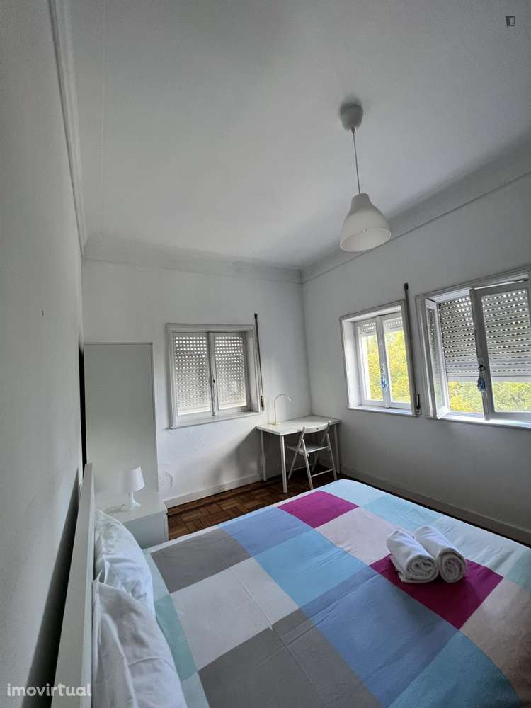 Quarto - localizado em Paranhos Porto - Grande imagem: 3/42