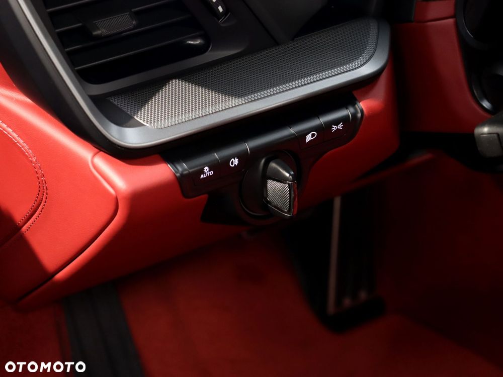 Porsche 911 Targa 4S - 24