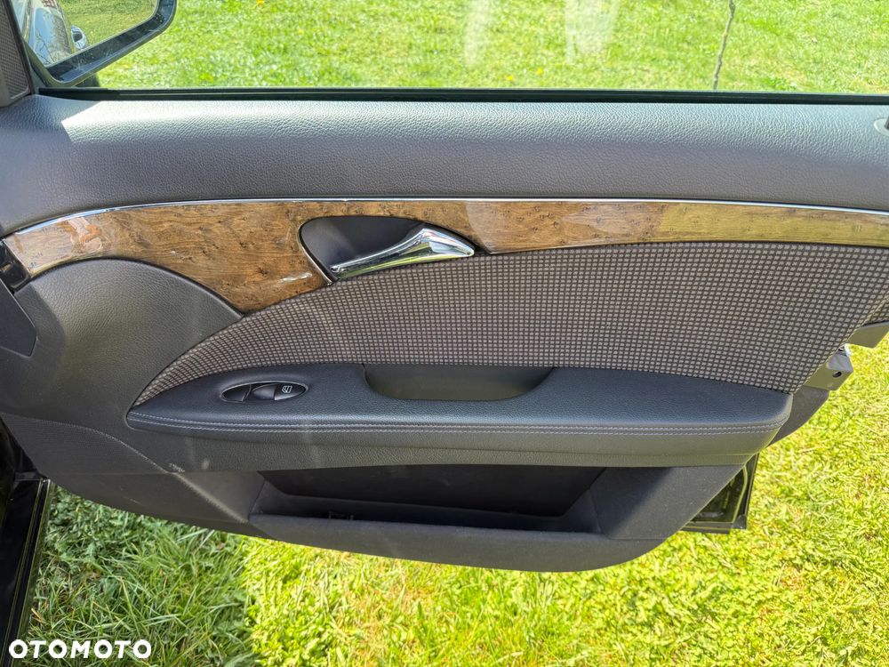 Mercedes-Benz Klasa E 220 CDI Automatik Avantgarde DPF - 27