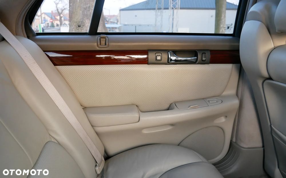 Cadillac Seville - 36