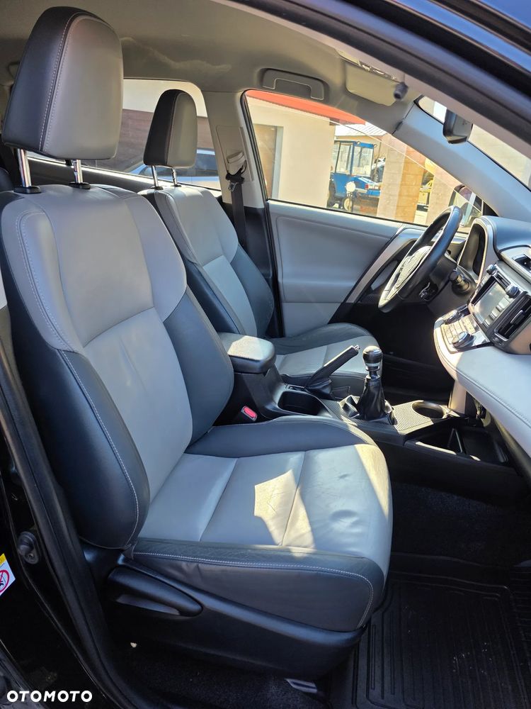 Toyota RAV4 2.2 D-4D Premium - 19