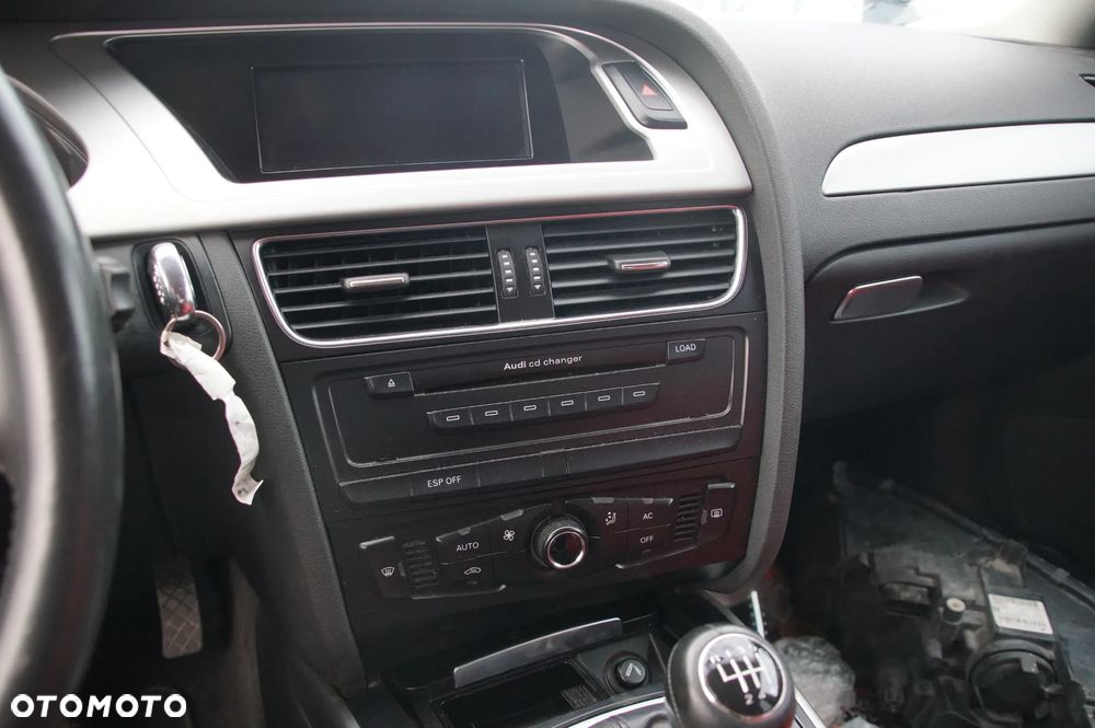 Auto na części - Audi A4 B8 2.0 TDI 143KM CAGA KXP LY9C 2009R Silnik Skrzynia Drzwi Szyba Klapa Zderzak Błotnik Lusterko Sterownik Moduł Czujnik Deska Kokpit Licznik Wyświetlacz Kierownica - 13