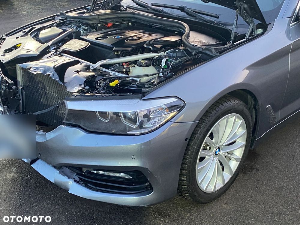 BMW Seria 5 520d xDrive Luxury Line sport - 9