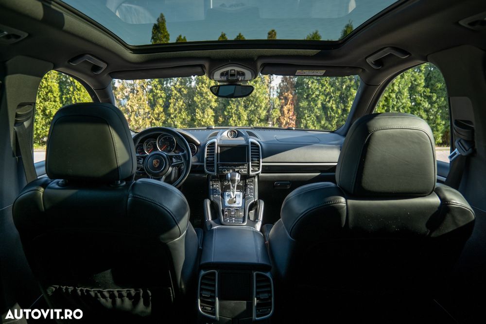 Porsche Cayenne 3.0 L - 29