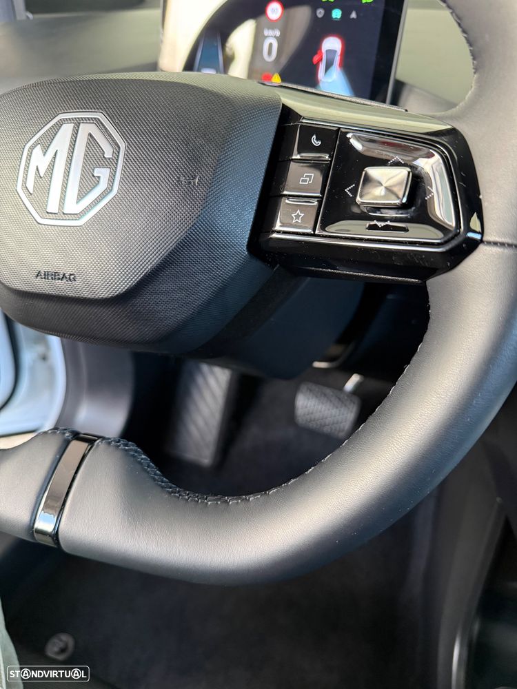 MG MG4 77 kWh Extended Range Luxury - 6