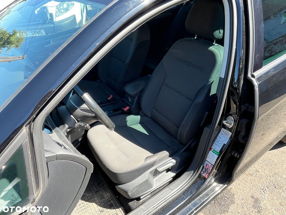 Volkswagen Golf 1.6 TDI BlueMotion Comfortline - 13