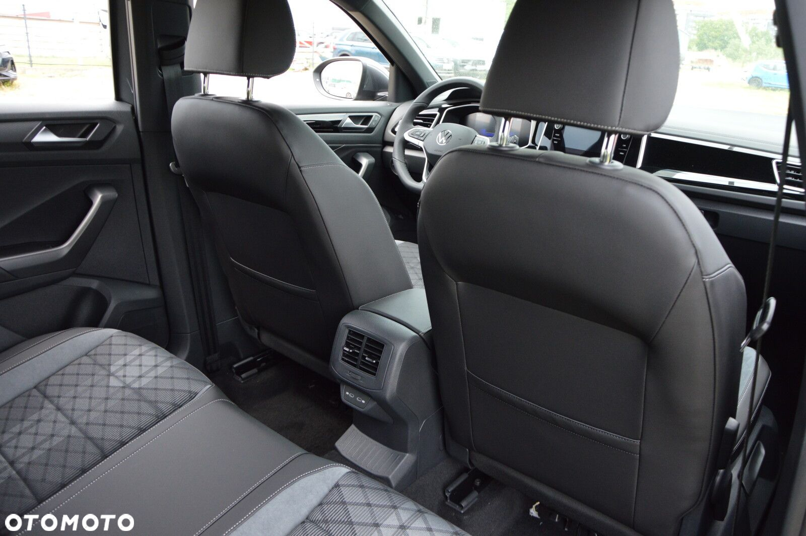 Volkswagen T-Roc - 17