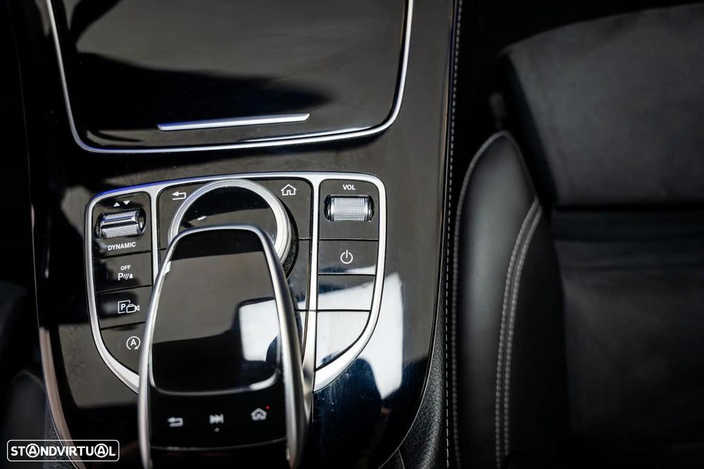 Mercedes-Benz E 220 d AMG Line - 29