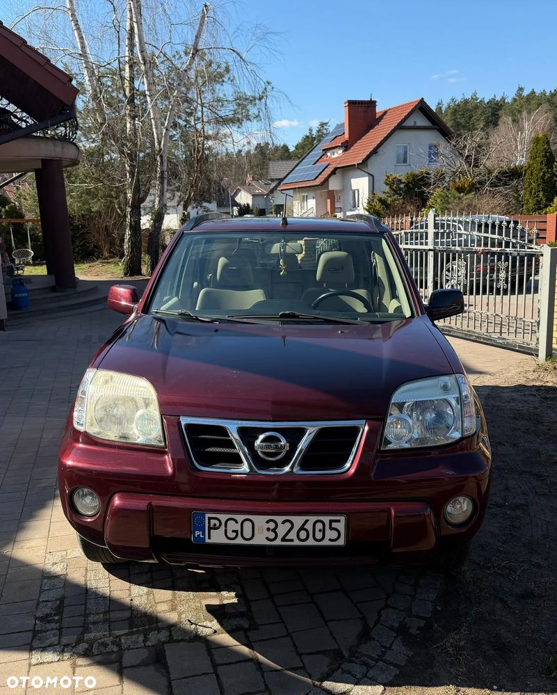 Nissan X-Trail 2.0 Luxury - 2