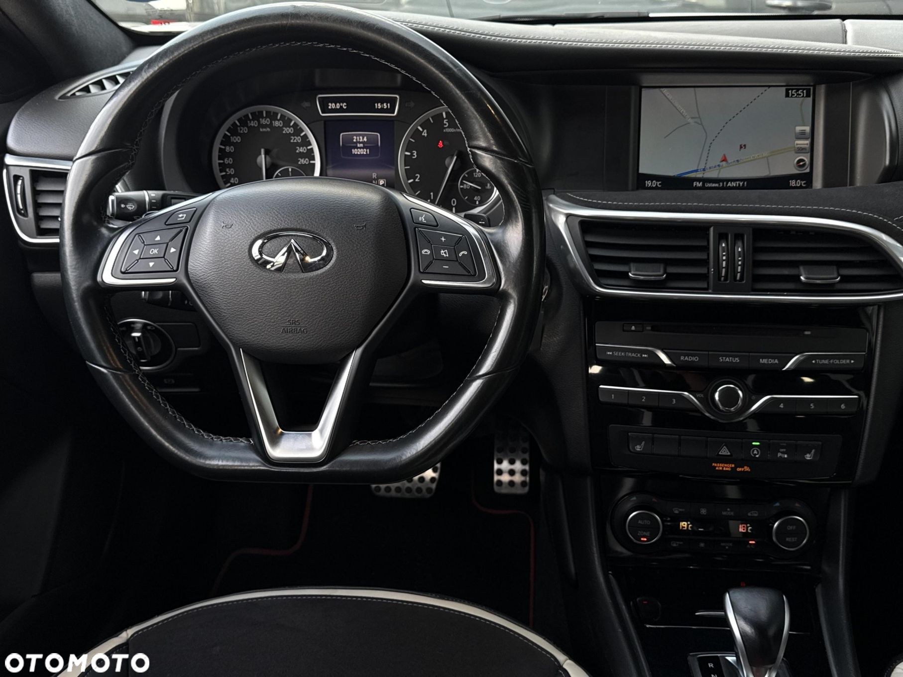 Infiniti Q30 2.0t Sport City Black AWD 7DCT - 13