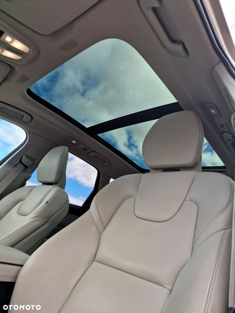 Volvo XC 60 T6 Plug-In Hybrid AWD Ultra Dark - 22