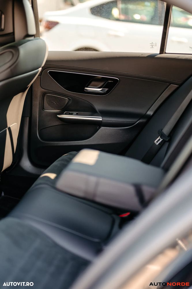 Mercedes-Benz C 300 e 9G-TRONIC AMG Line - 32