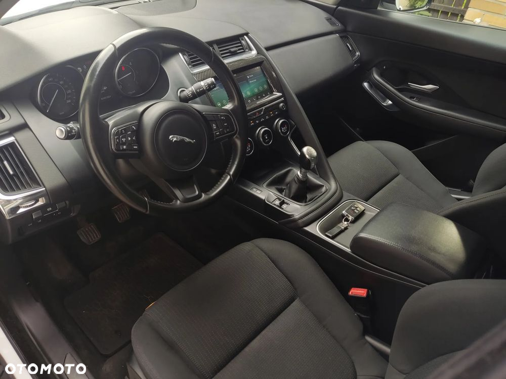 Jaguar E-Pace - 24
