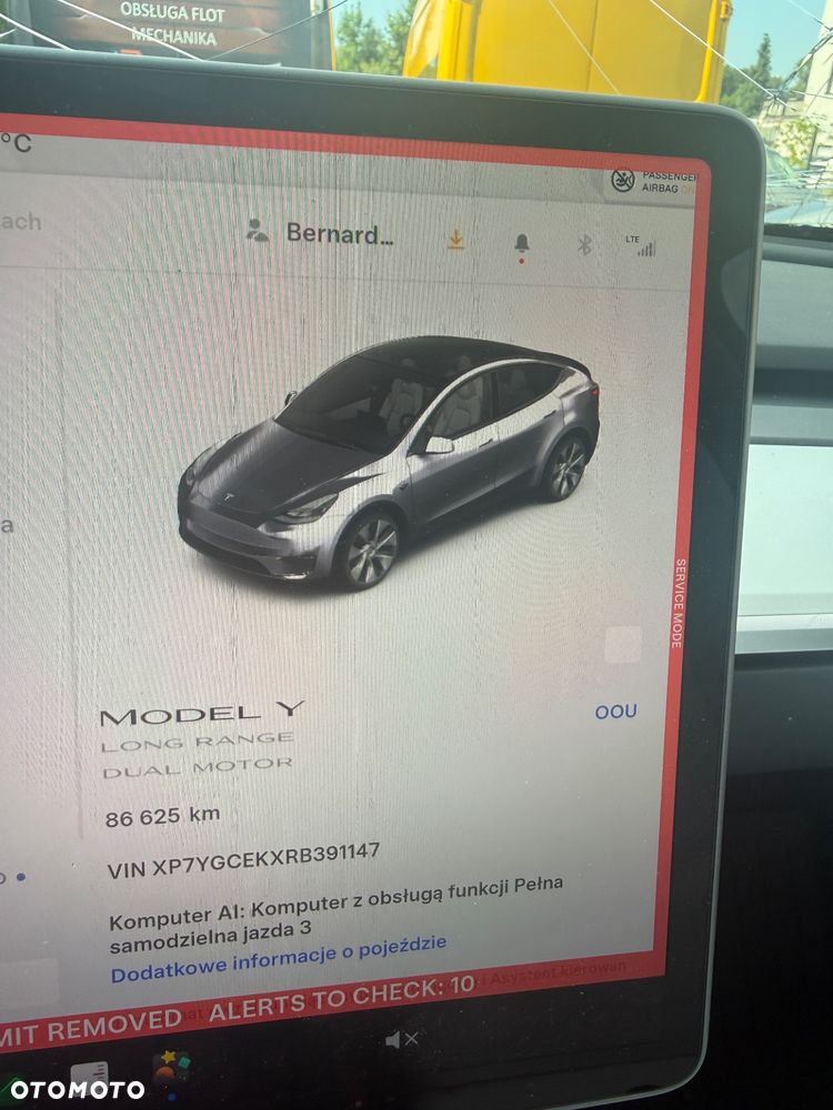 Tesla Model Y 79kWh Long Range Premium AWD - 12