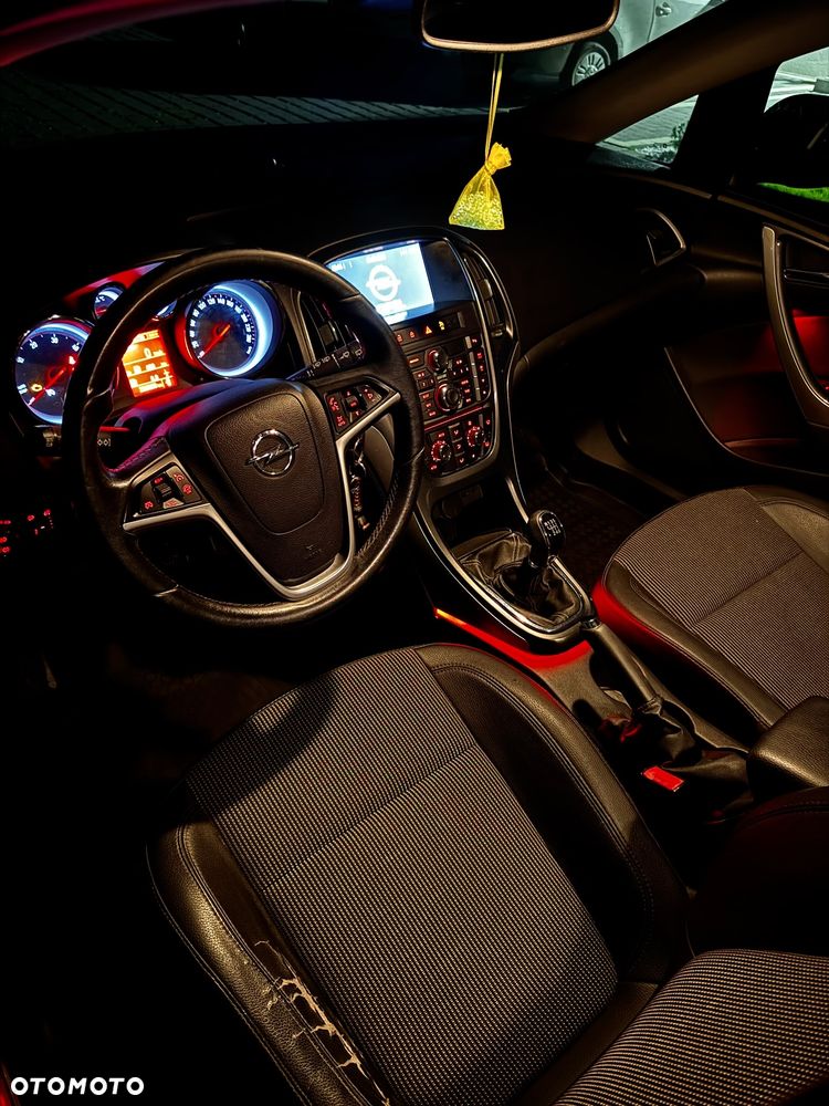 Opel Astra 1.7 CDTI Cosmo - 11
