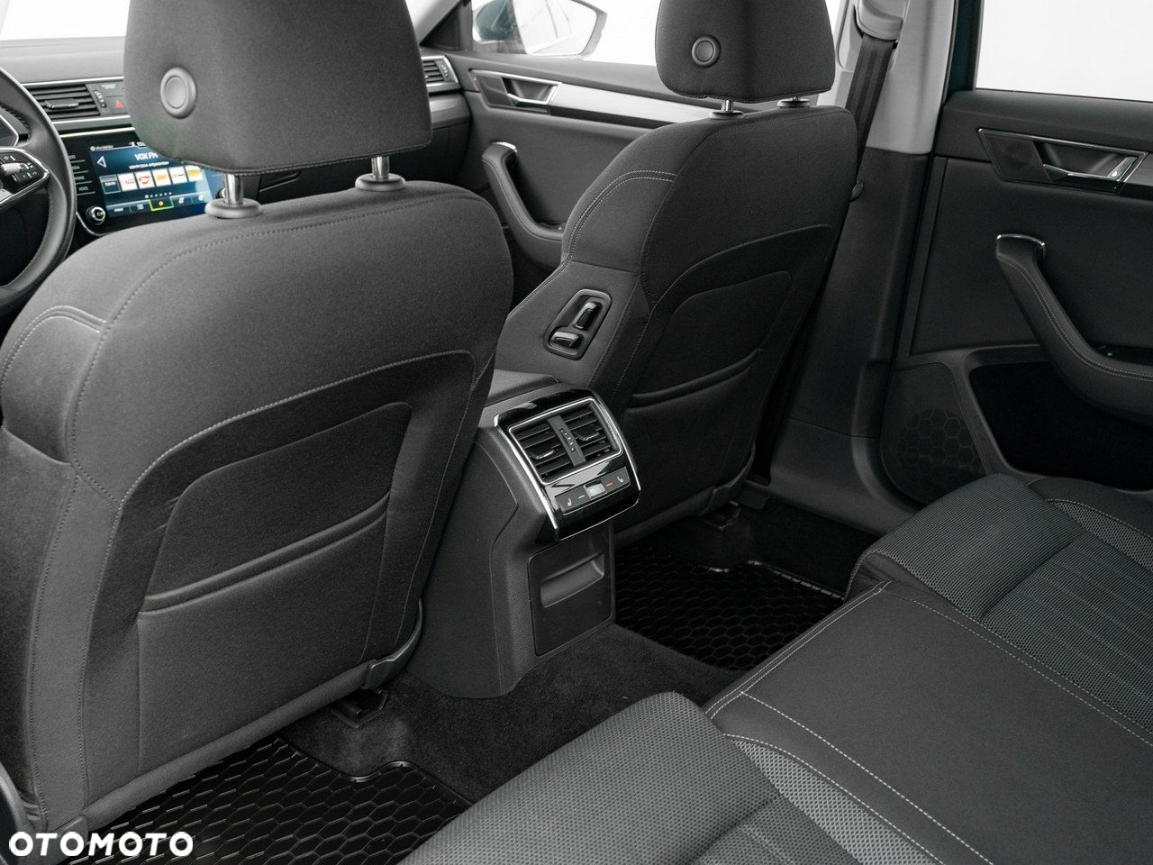Skoda Superb 2.0 TDI SCR Style DSG - 23