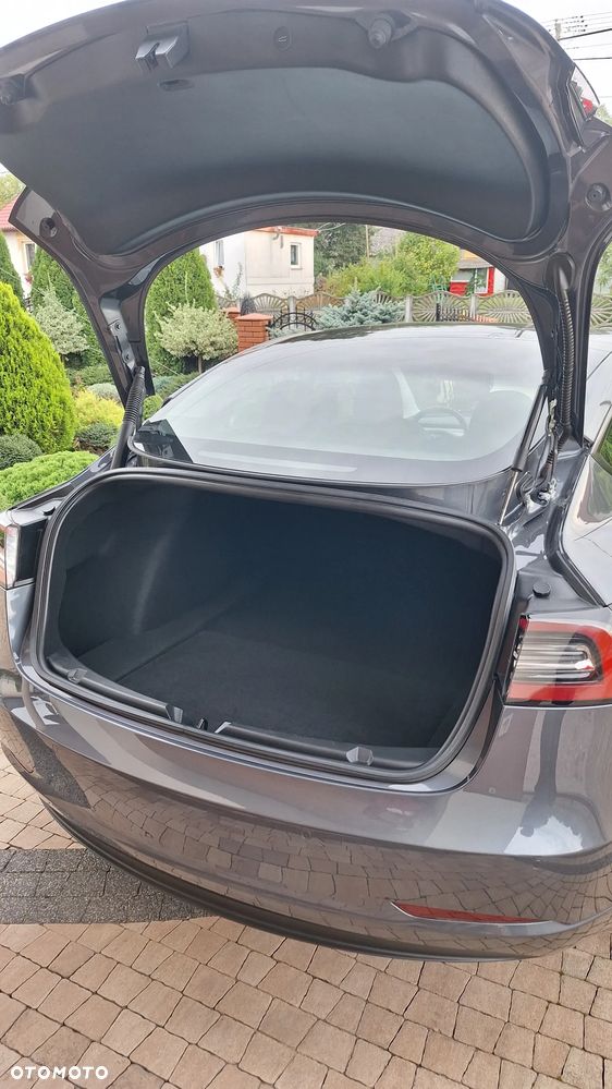 Tesla Model 3 AWD - 8