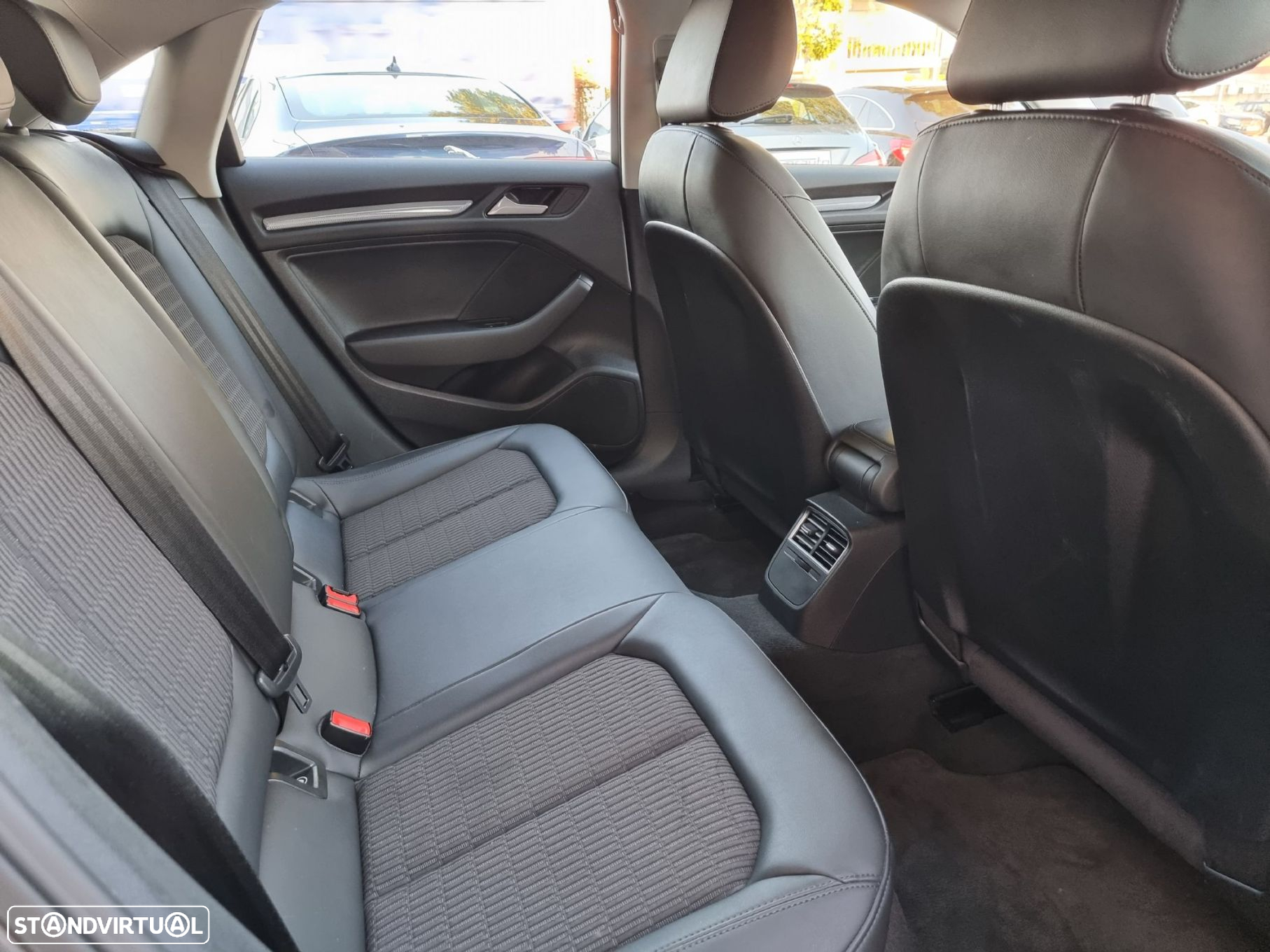 Audi A3 Limousine 1.6 TDI Attraction Ultra - 16