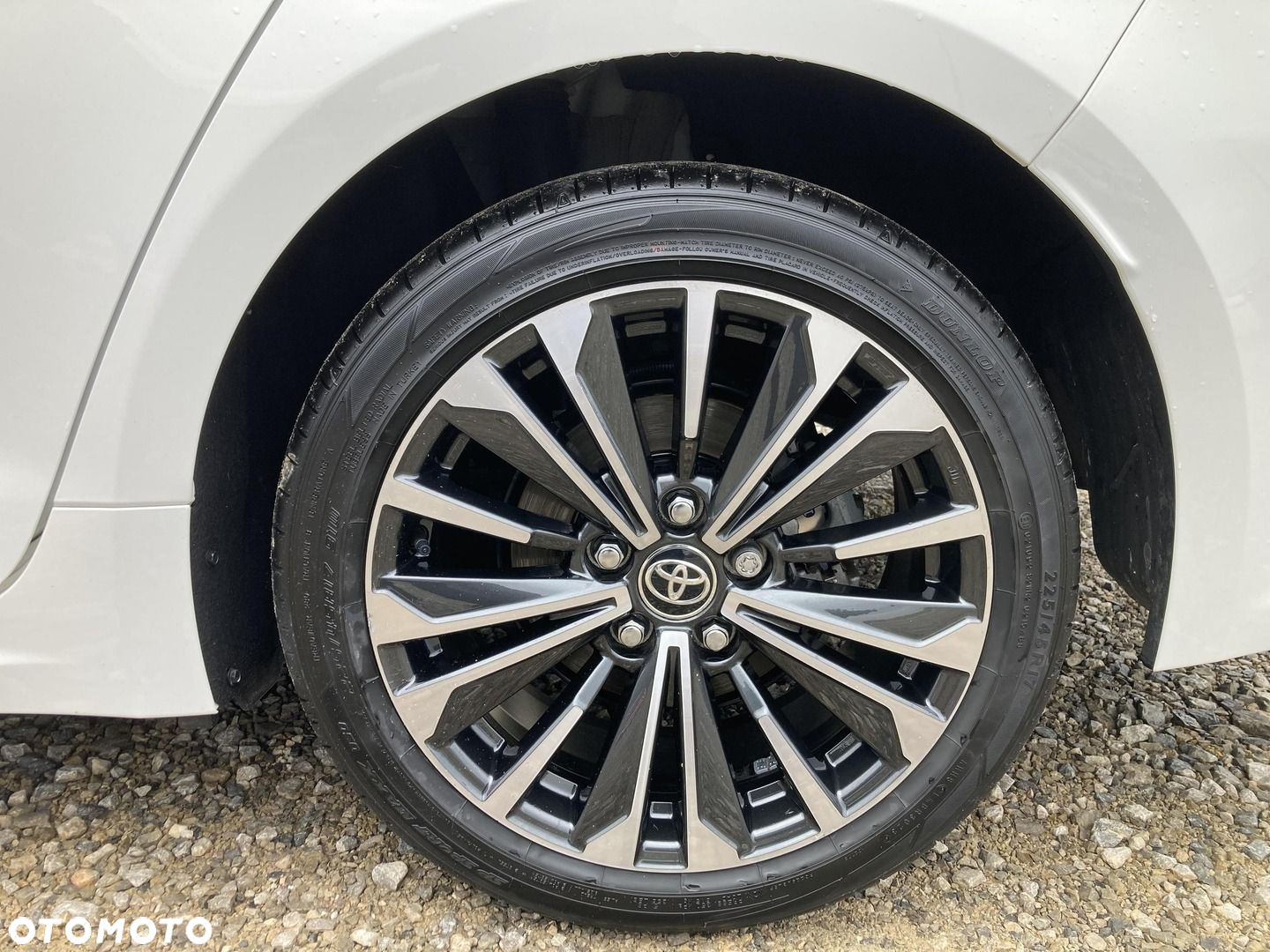 Toyota Corolla 1.8 Hybrid Style - 22