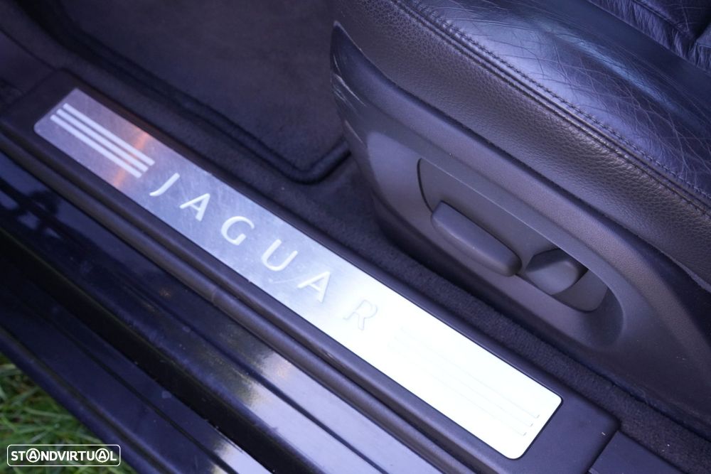 Jaguar XF 2.2 D Luxury - 39