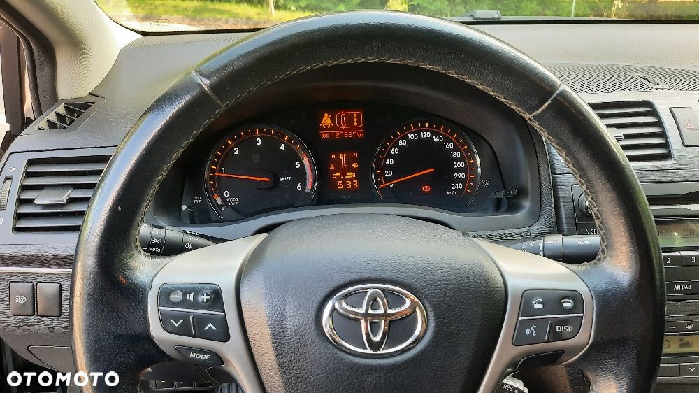 Toyota Avensis 2.2 D-4D Premium - 11