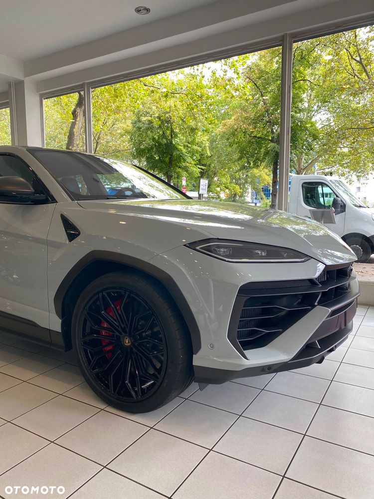 Lamborghini Urus - 6