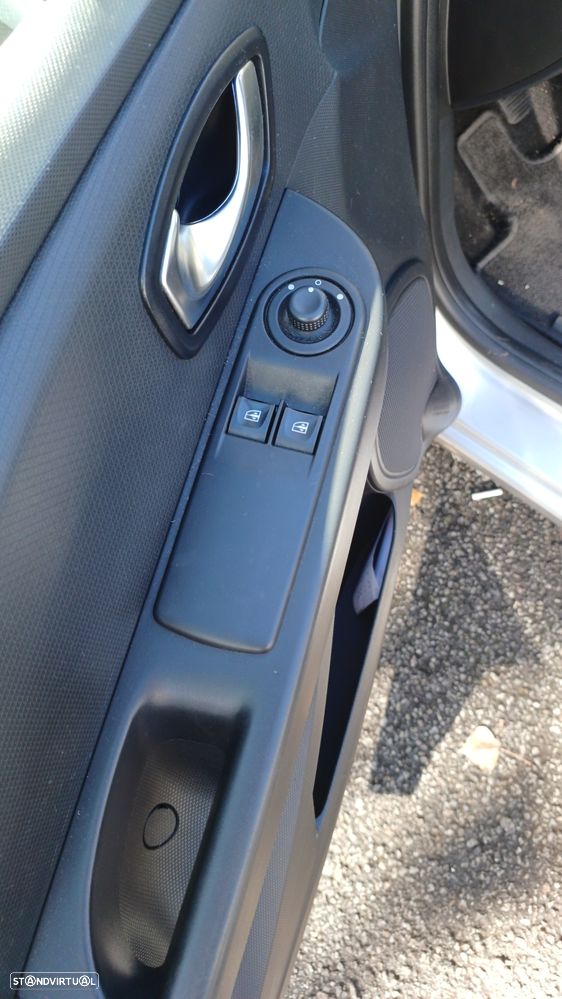 Renault Clio Sport Tourer 0.9 TCE Confort - 9