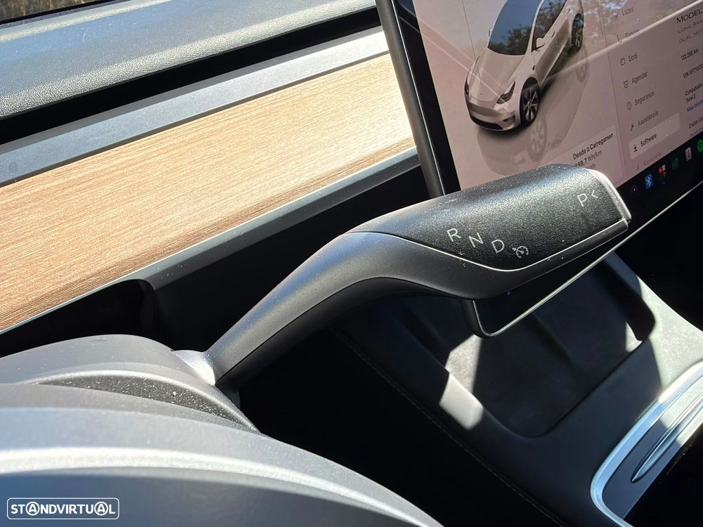 Tesla Model Y Long Range Dual Motor AWD - 33