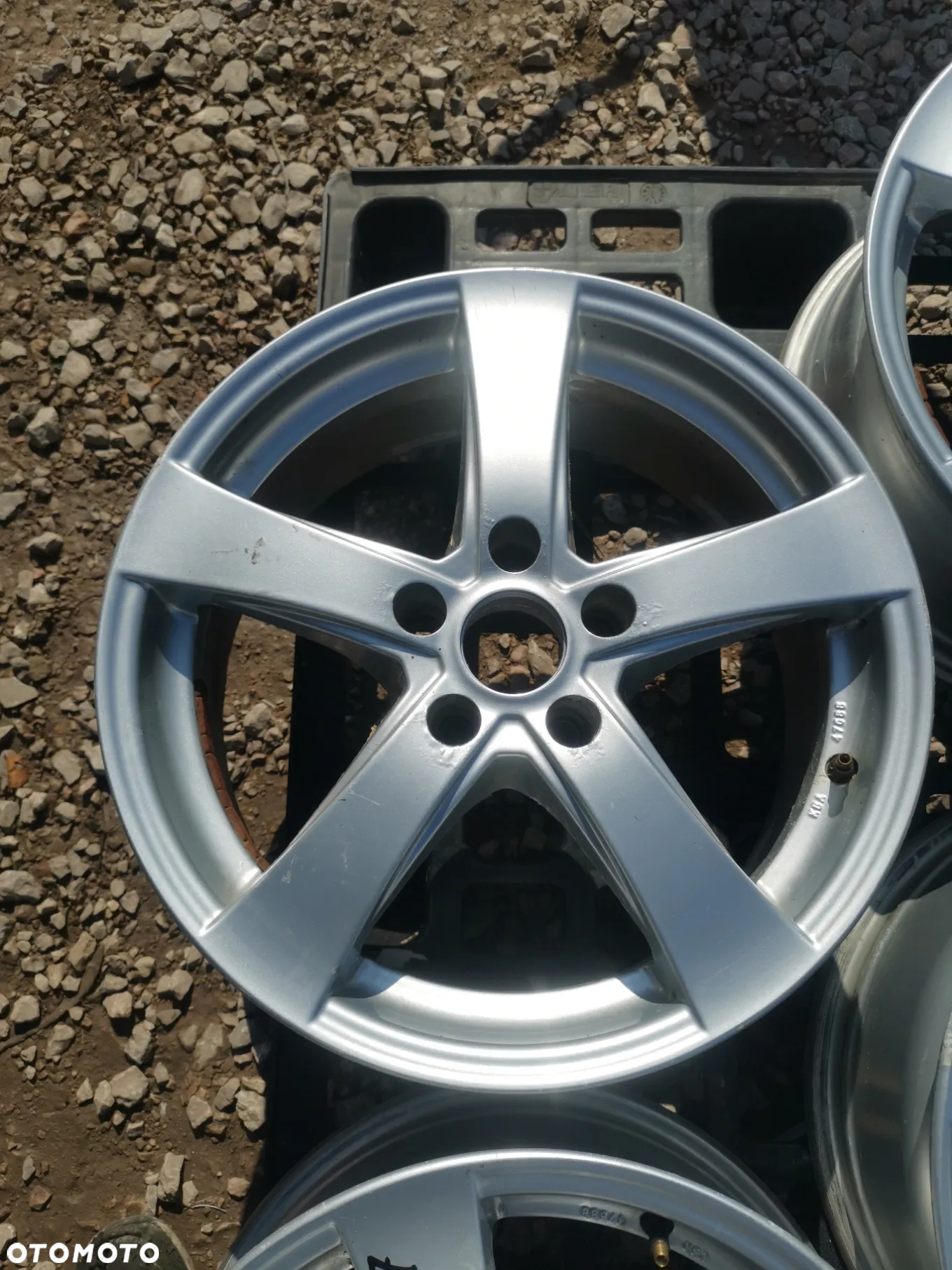 Felgi Aluminiowe Alufelgi VW SKODA AUDI SEAT 5X112 R17 ET35 7Jx Otwór Centrujący 70,1 mm - 4